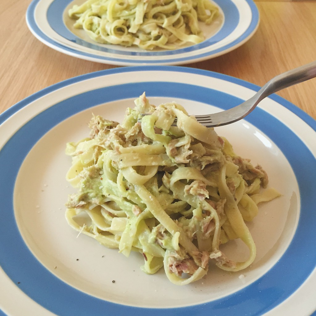 Avocado pesto pasta