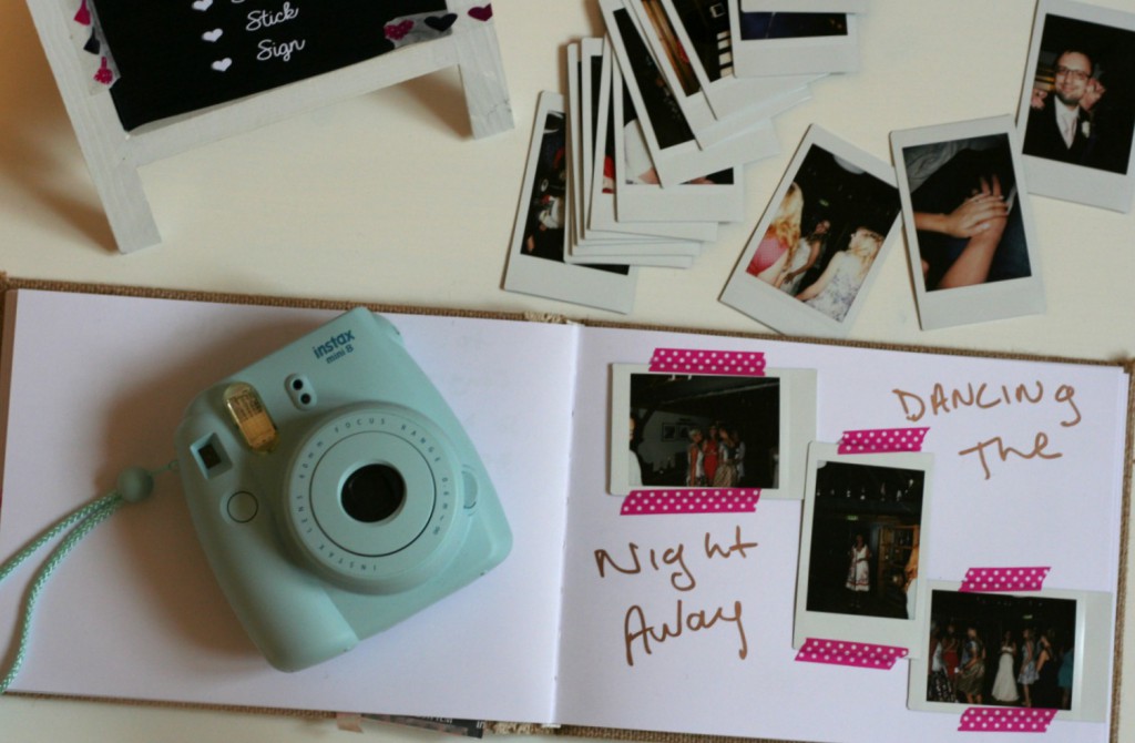DIY wedding guestbook instax mini 8 camera