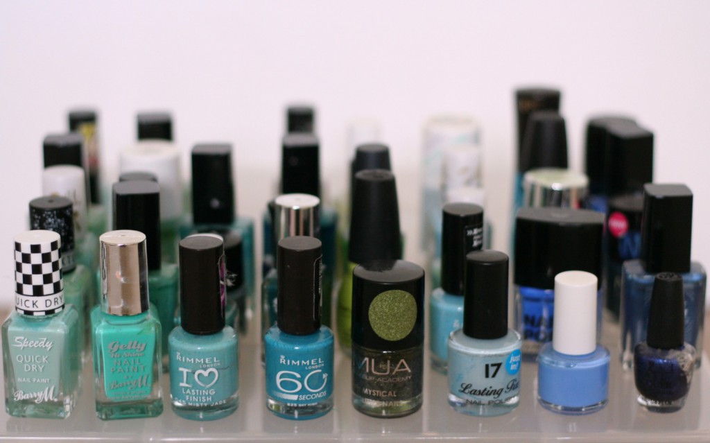 green and blue nail varnishes